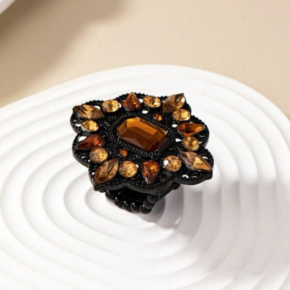 Topaz Rhinestone Vintage Style Ring - Picture 4 of 4